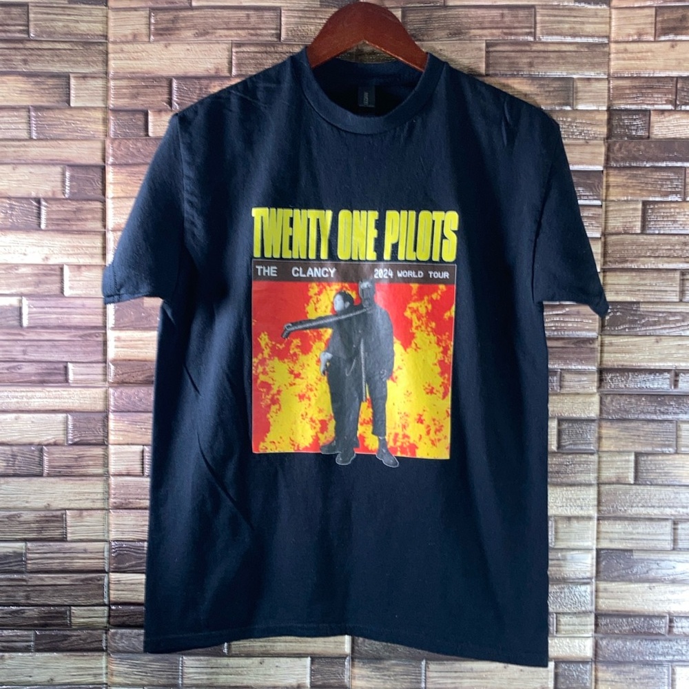 Unisex Medium EUC Twenty One Pilots The Clancy 2024 Graphic T Shirt